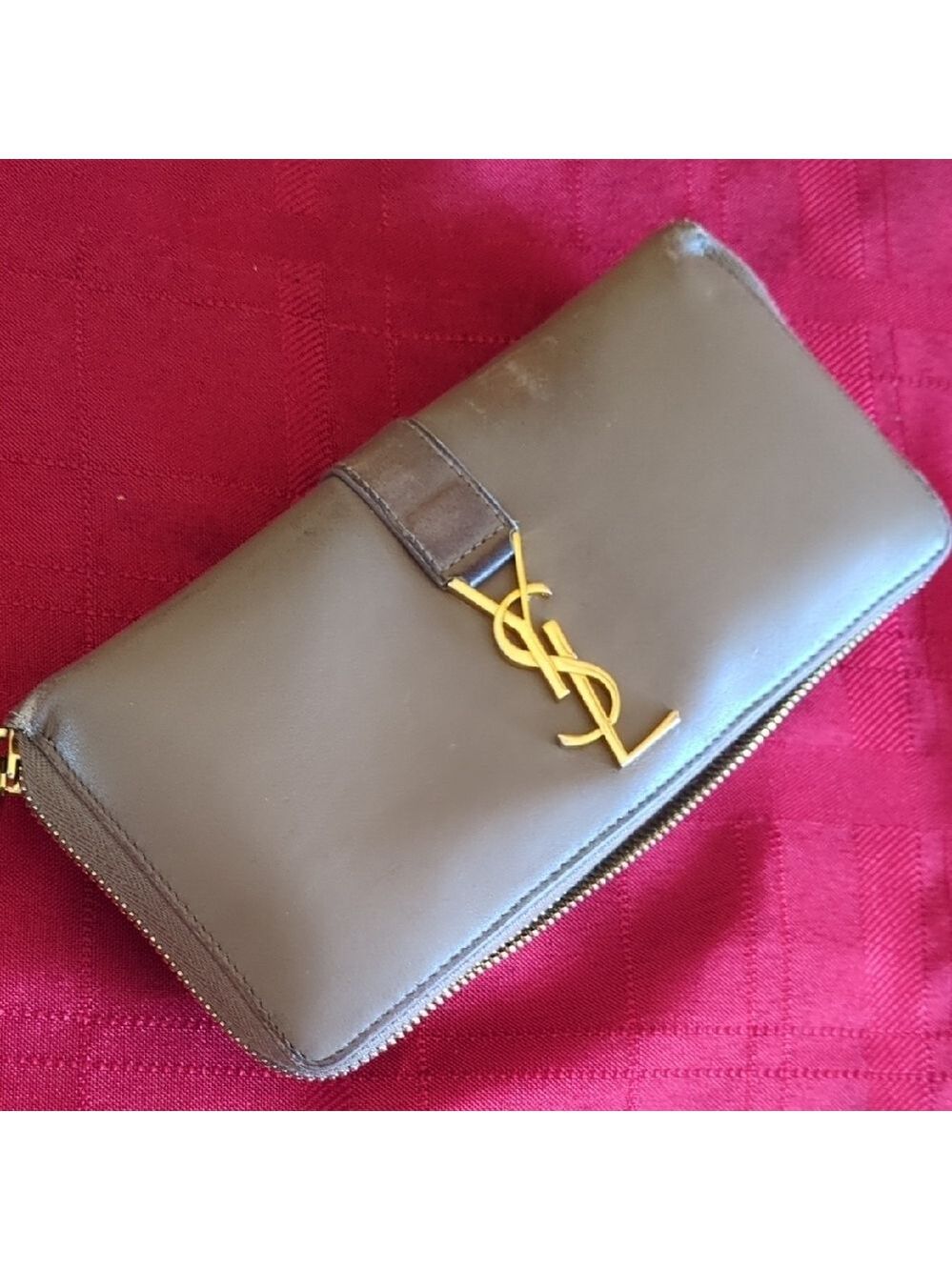 Yves Saint Laurent Tan Wallet Gold Hardware. - Picture 5 of 15